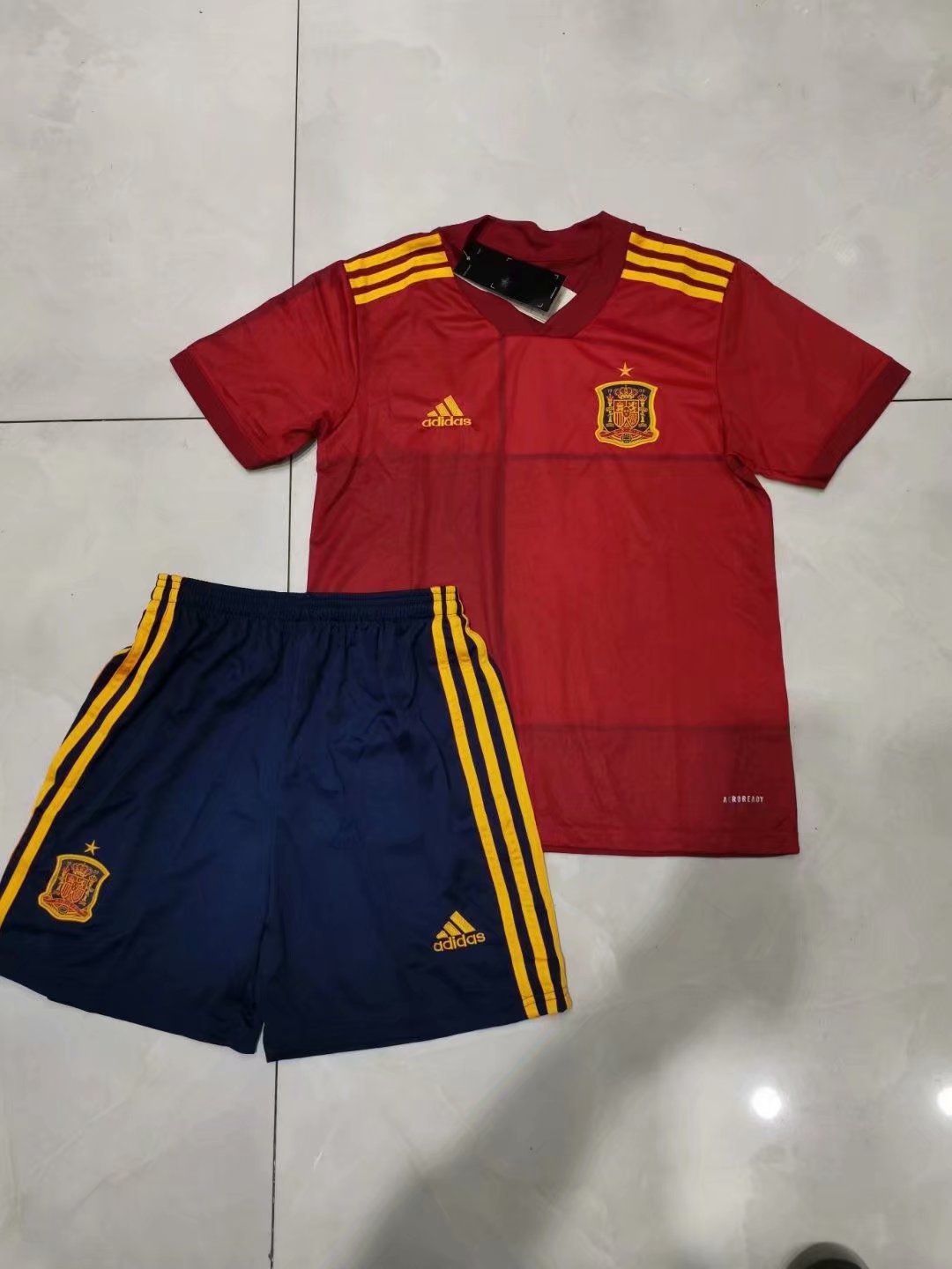 No stock Spain home kids kit 2020 