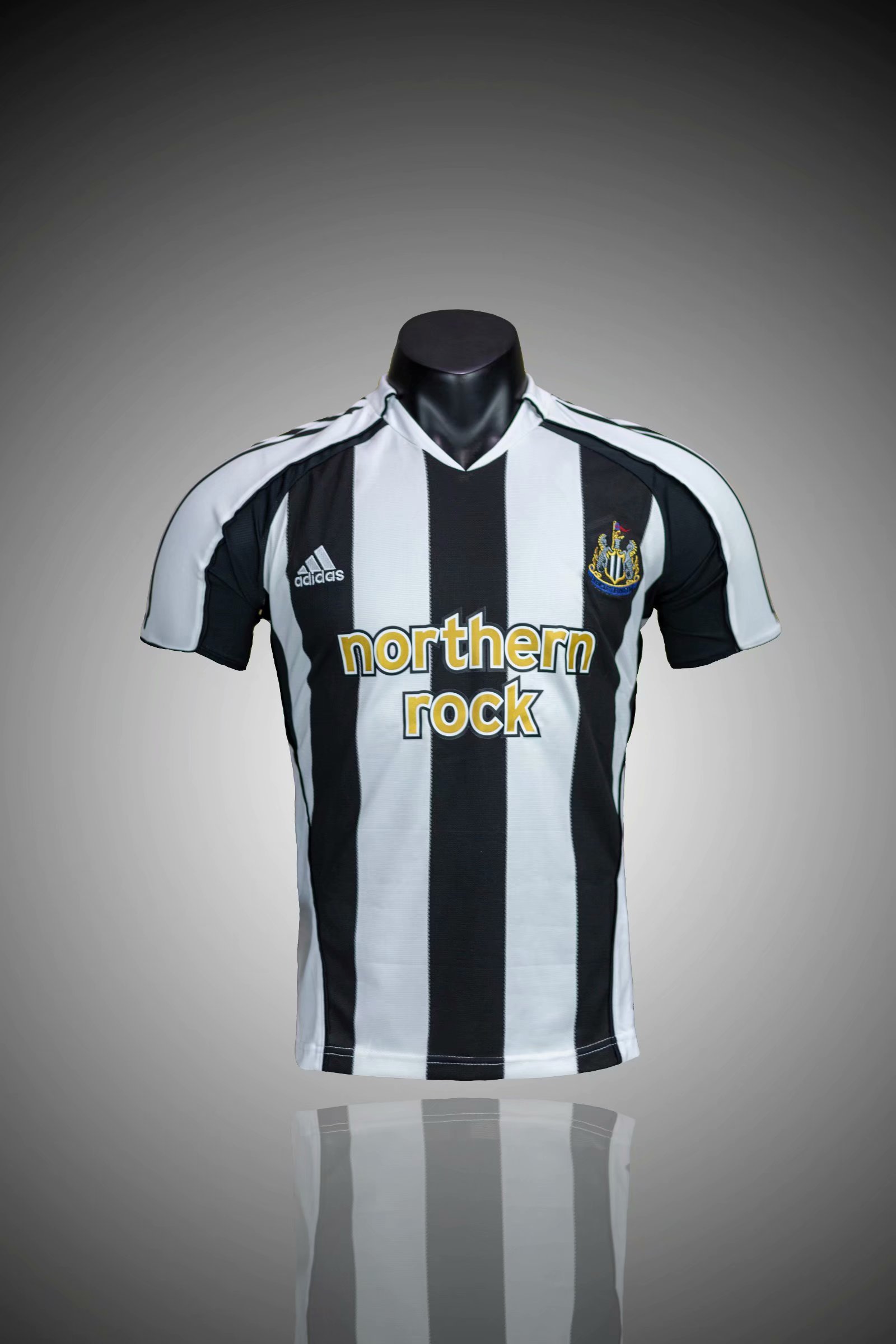 2005-2006 Newcastle  home Retro.