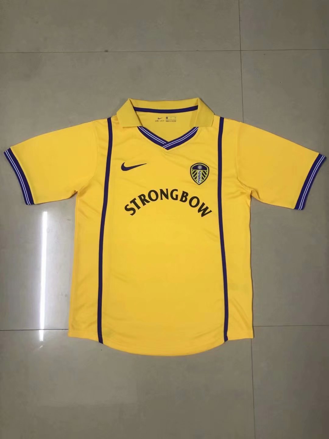 2001 Leeds United away Retro