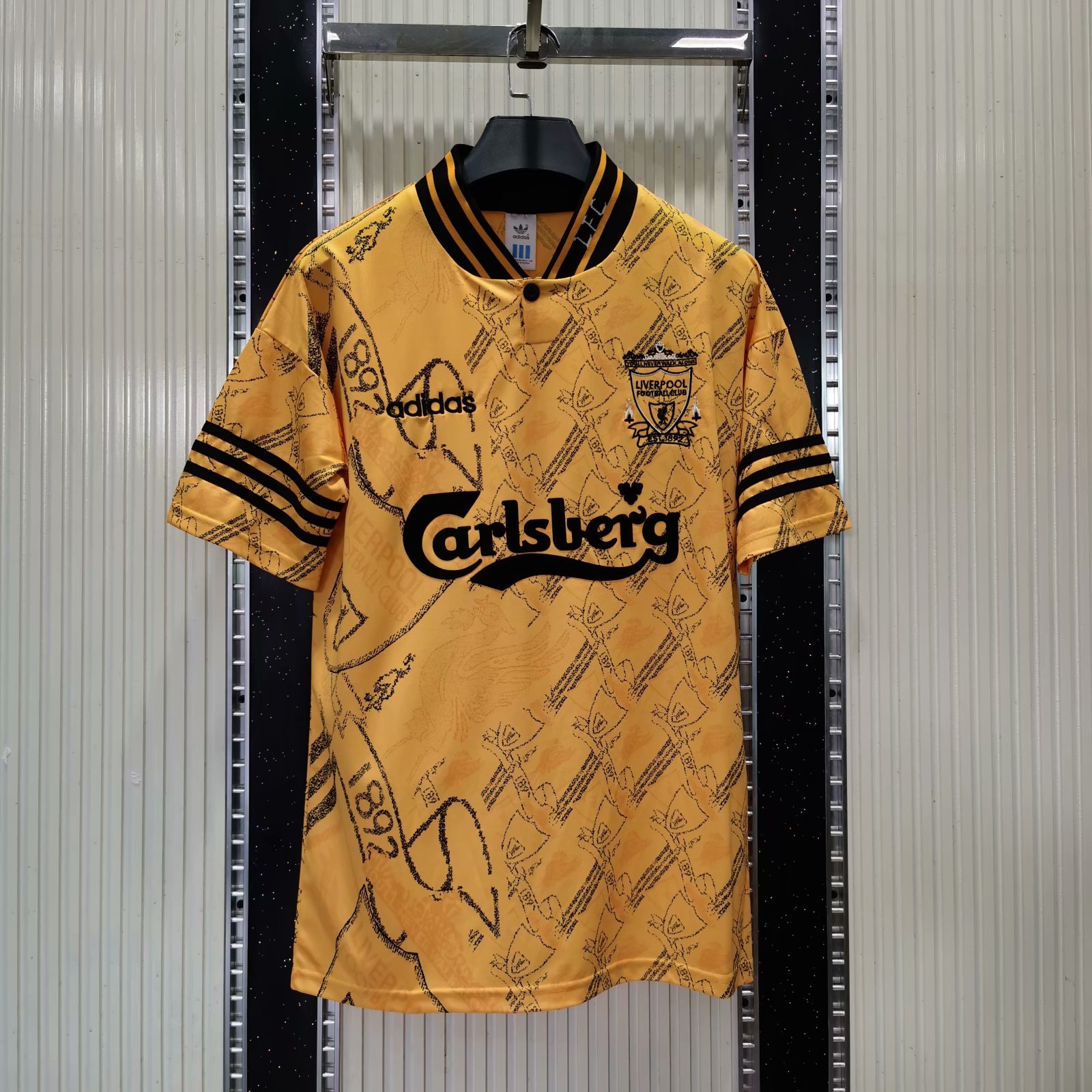 2005-2006 Liverpool Retro away jersey