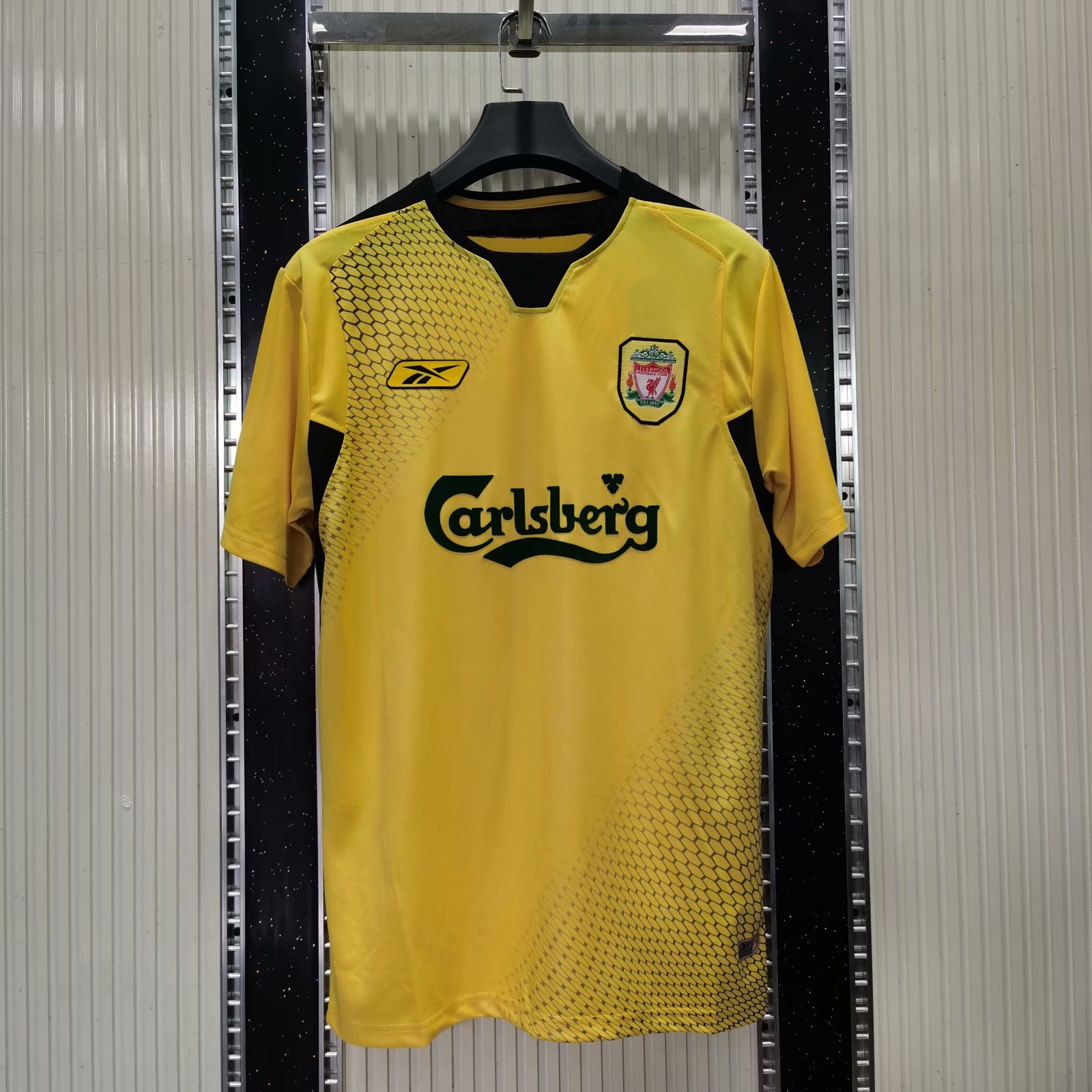 2004-2005 Liverpool Retro away jersey