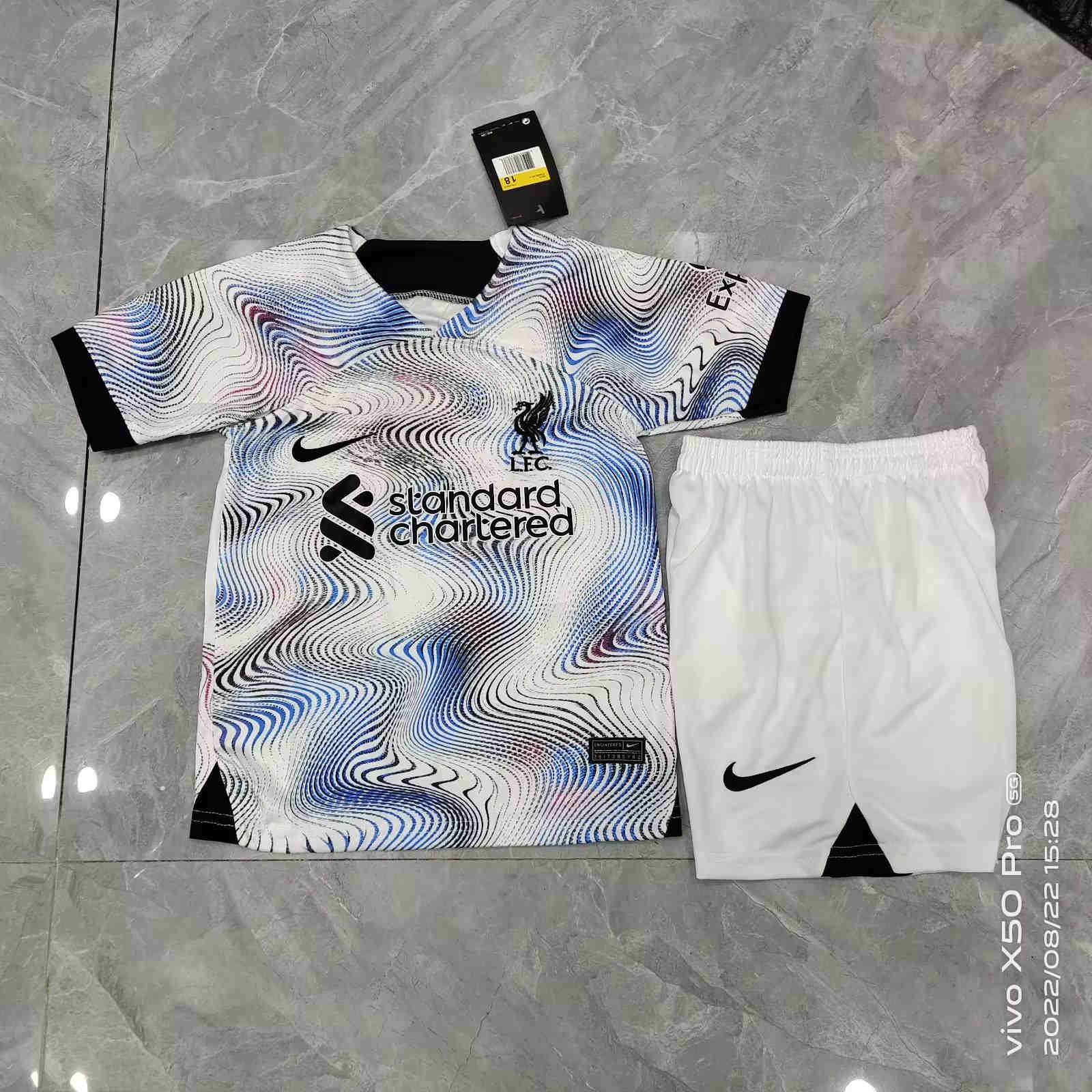 2022-2023 Liverpool away kids kit