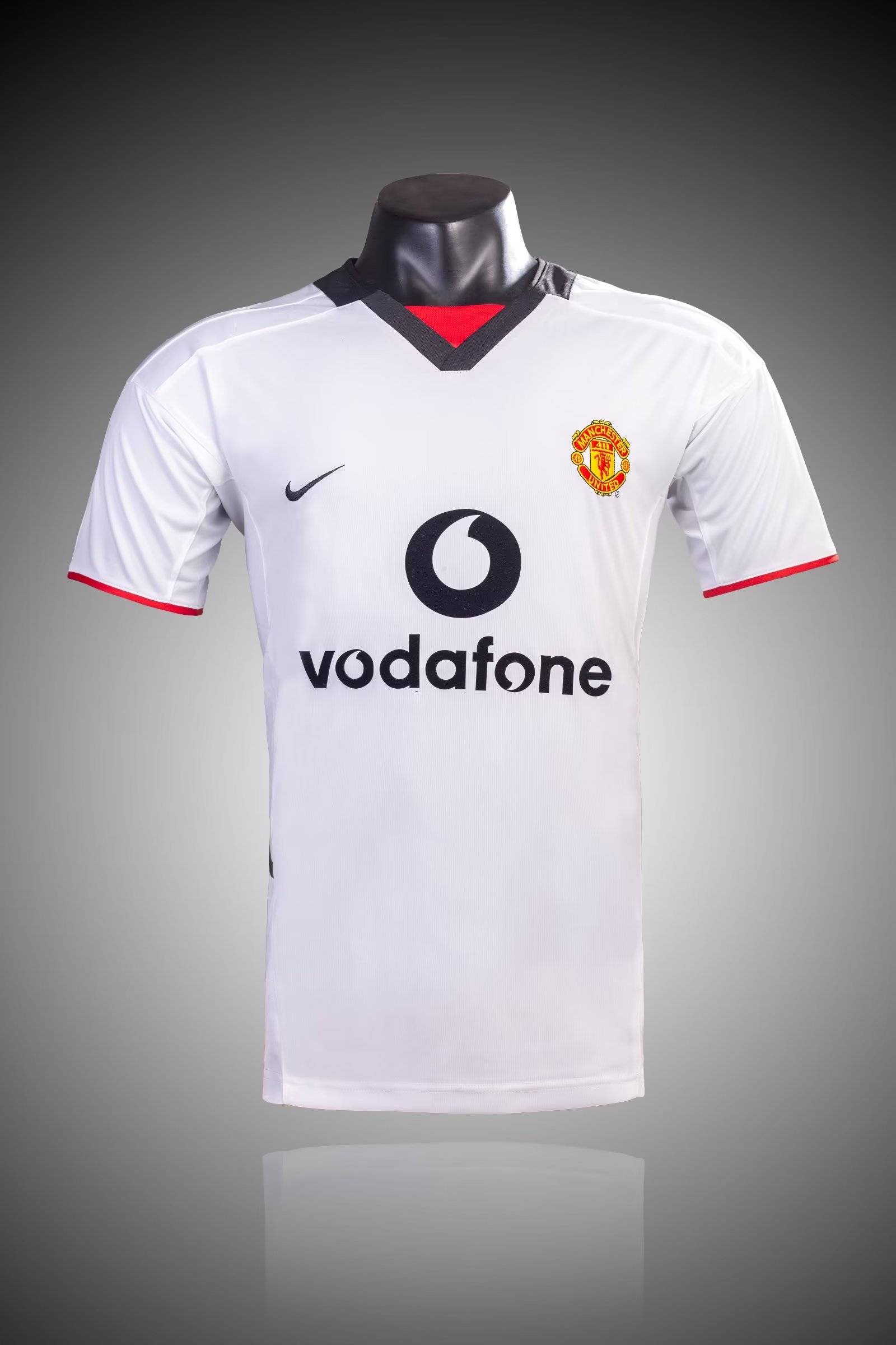 2002-2003 Manchester United white shirt 