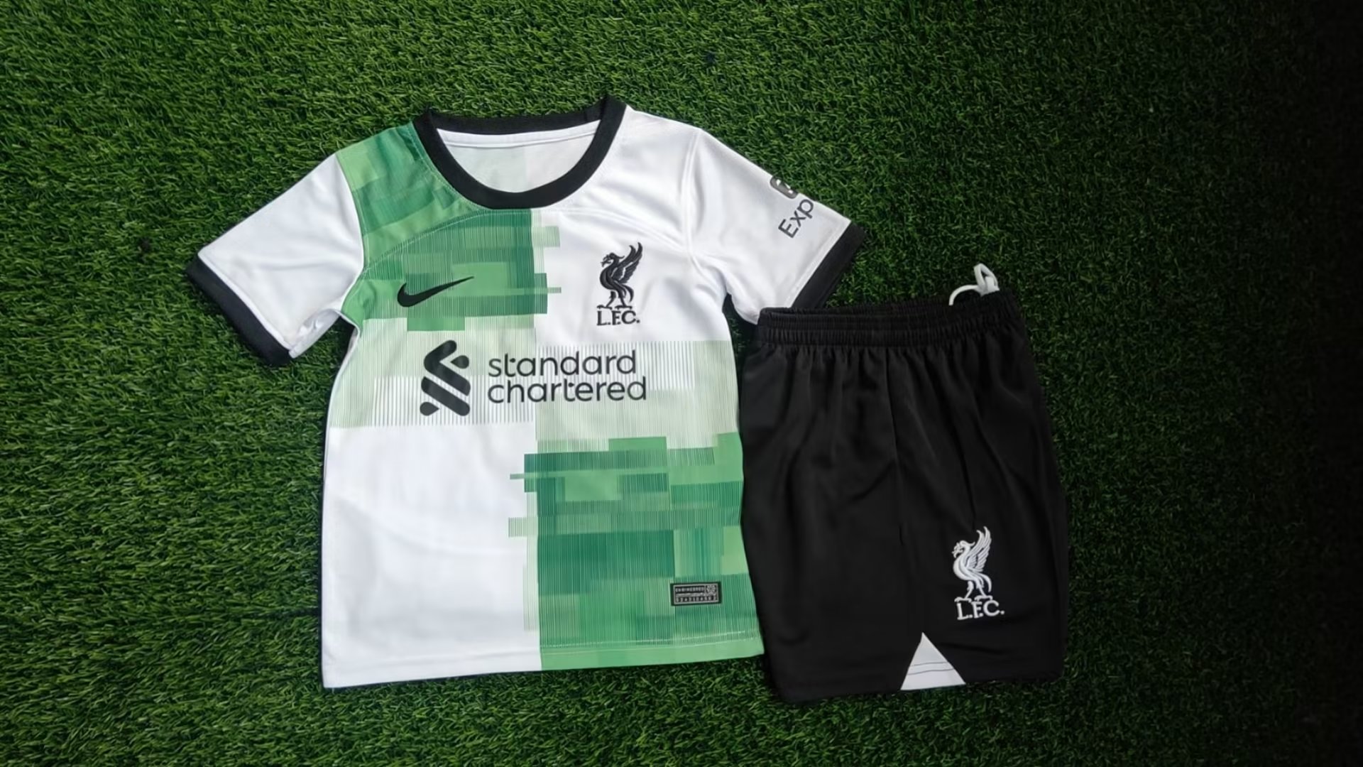 2023-2024 Liverpool away kids kit