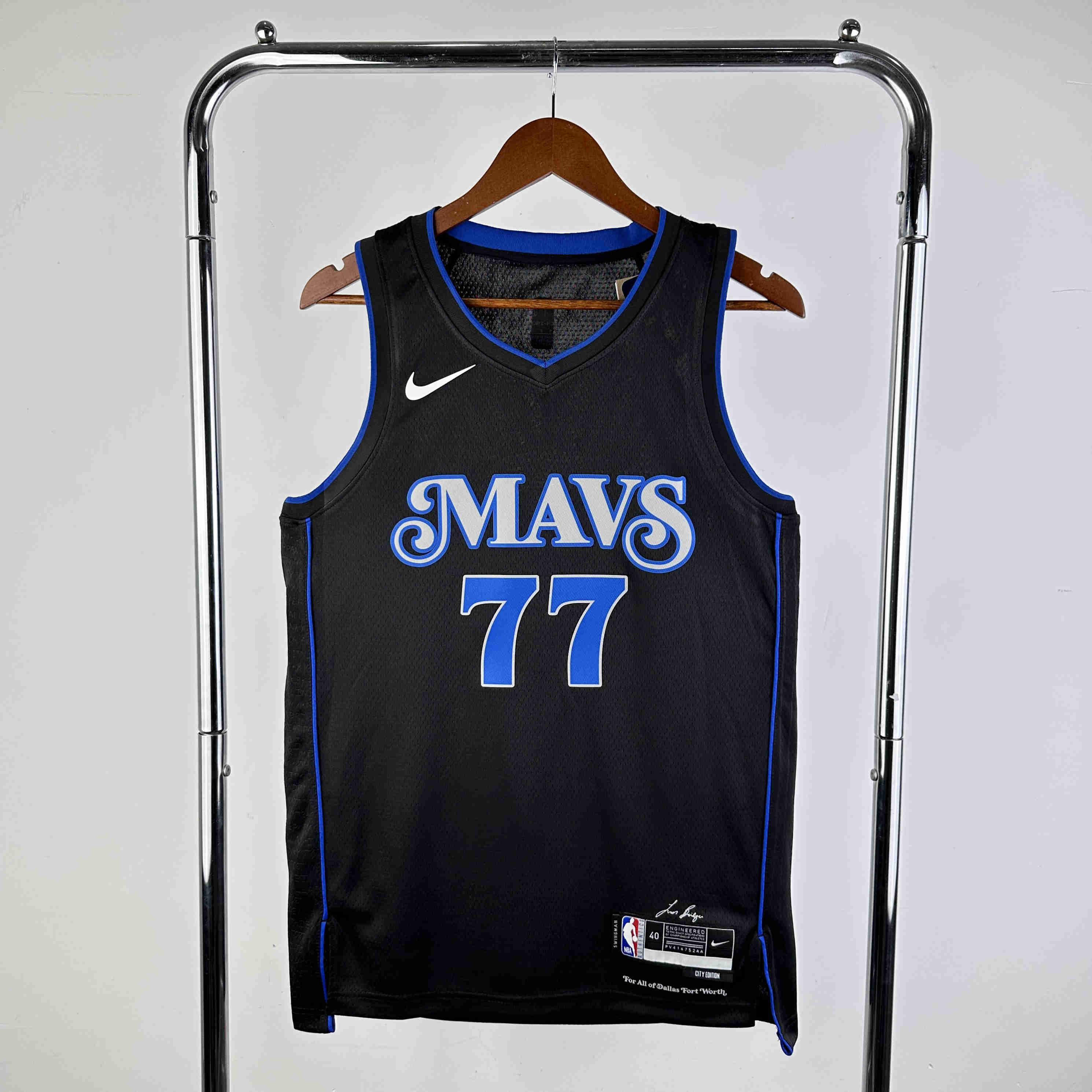 Dallas Mavericks  NBA Jersey Doncic 77