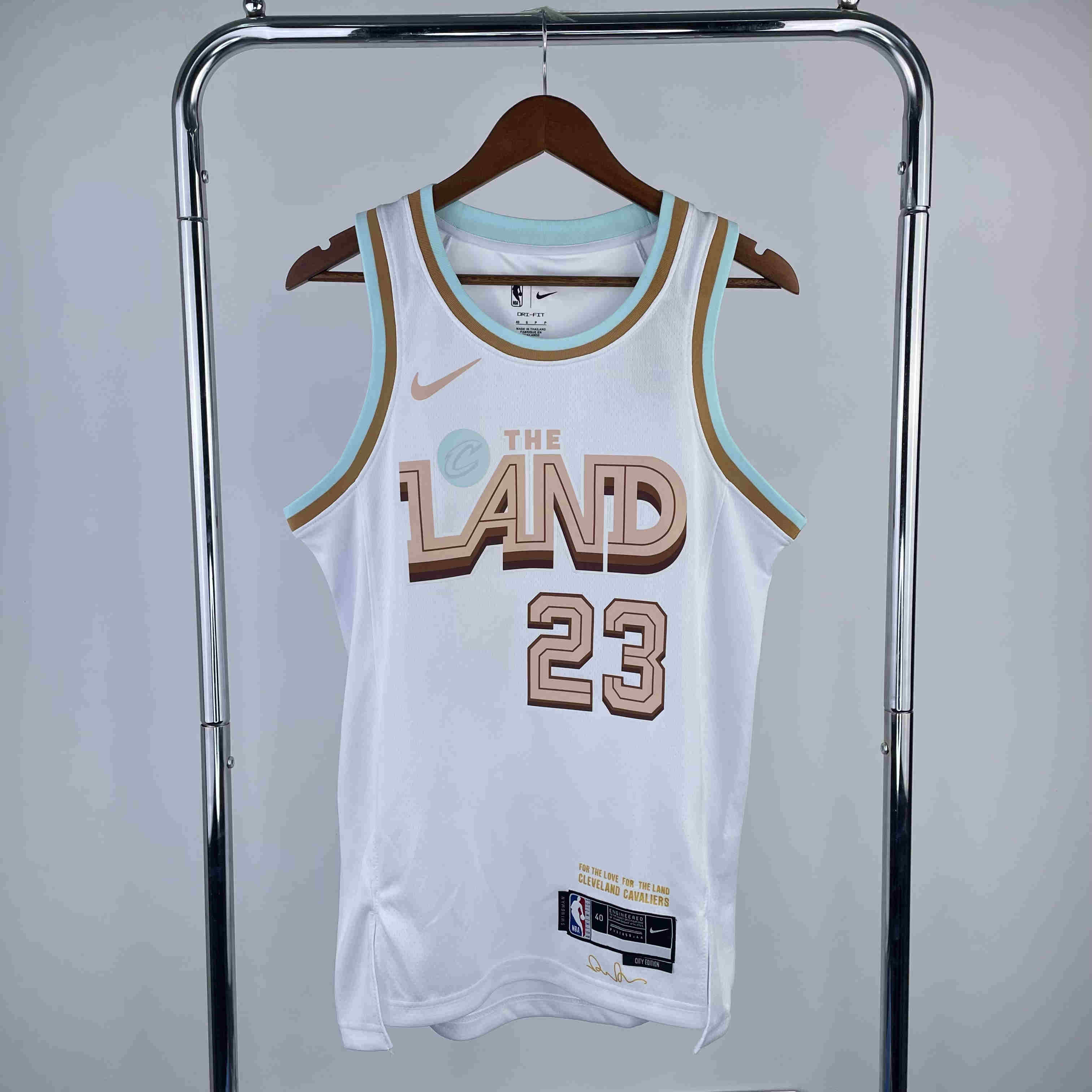 Cleveland Cavaliers  NBA Jersey James 23