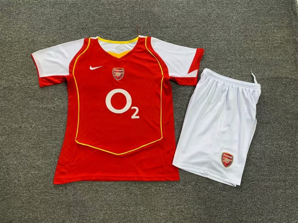 2004-2005 Arsenal kids kit