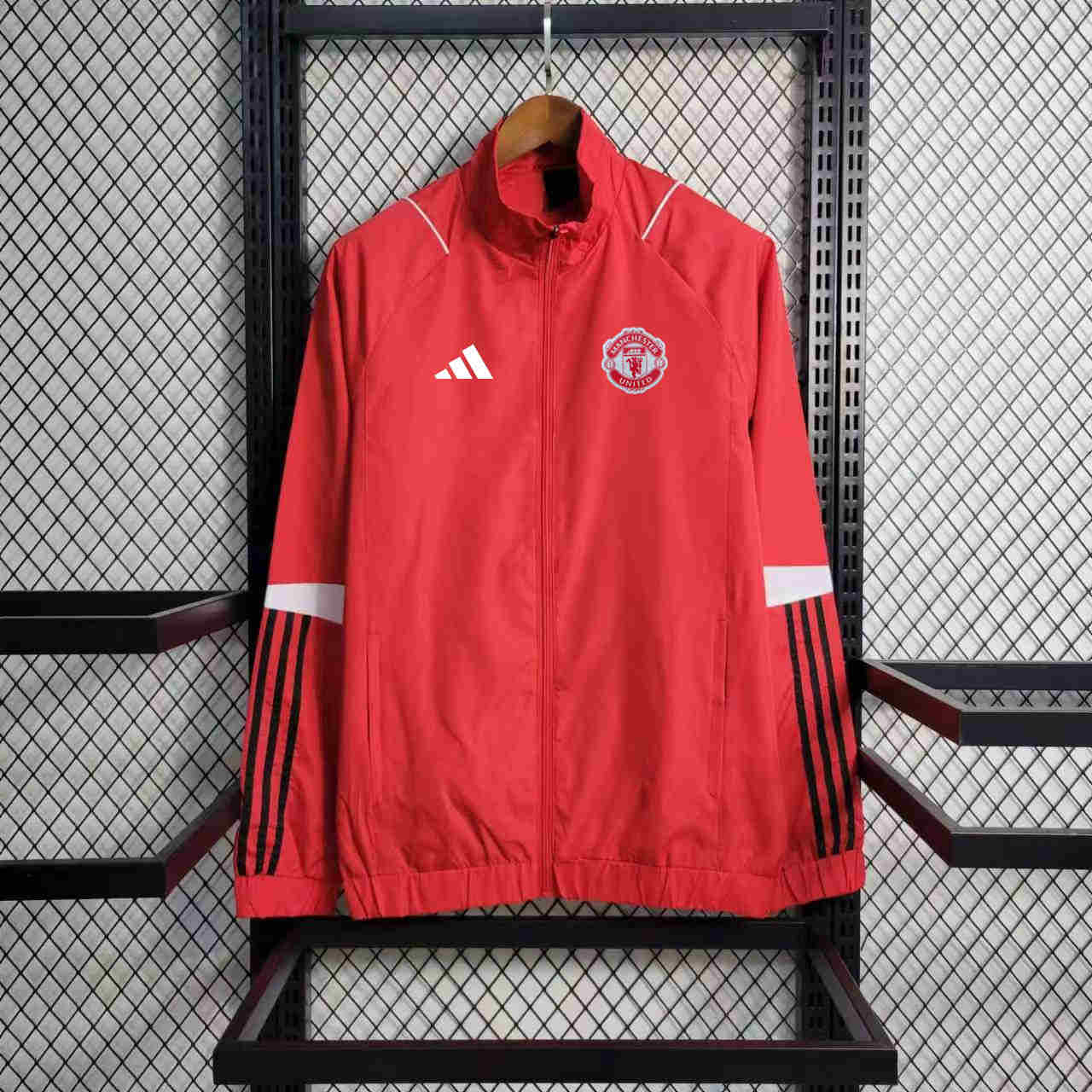   Manchester United   windbreak