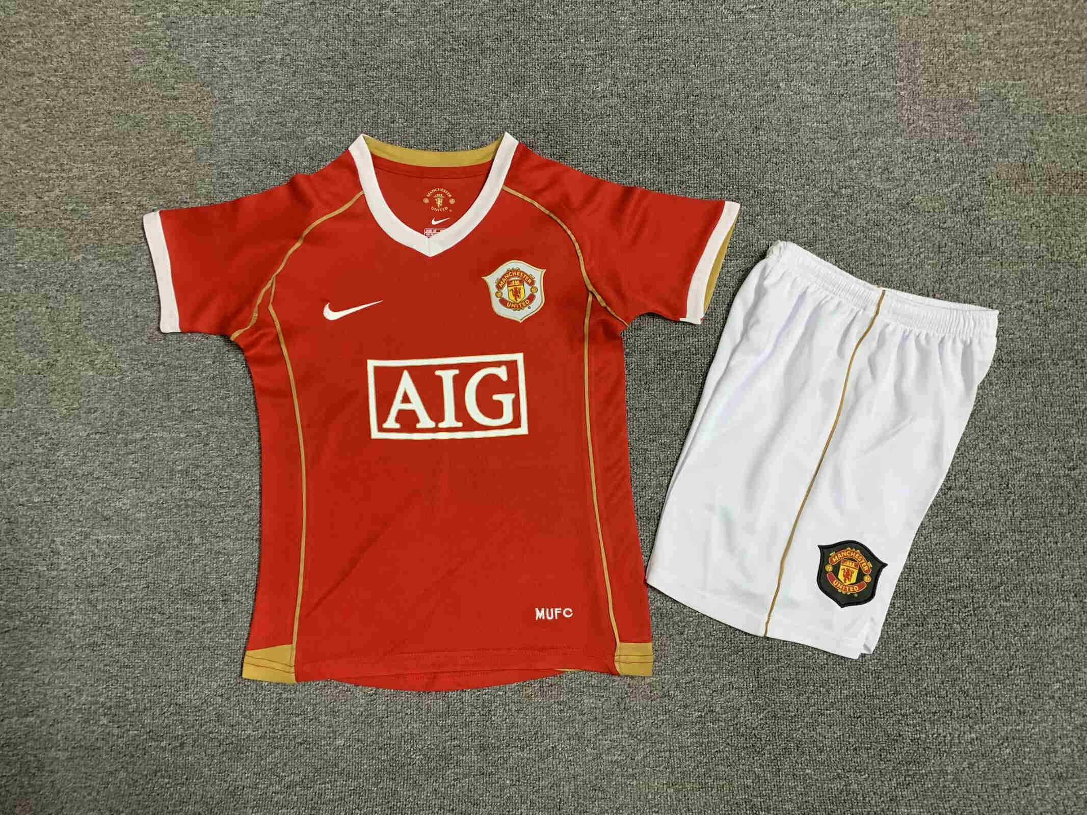 2006-2007 MANCHESTER UNITED  KIDS kit 