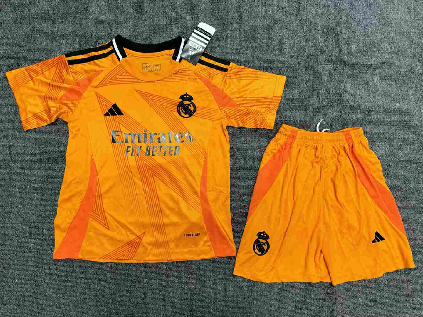 2024-20254  Real Madrid goalkeeper  kids kit