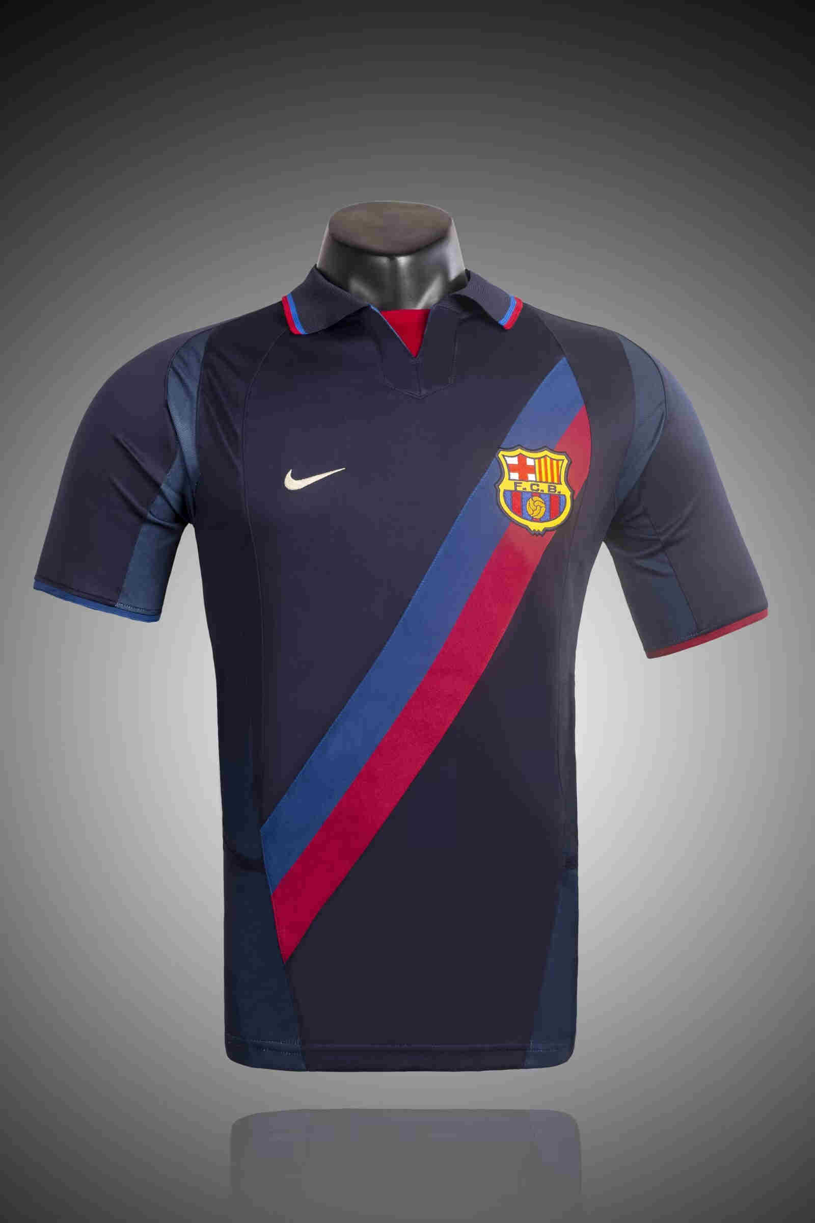 2002-2003 Barcelona  away Retro.