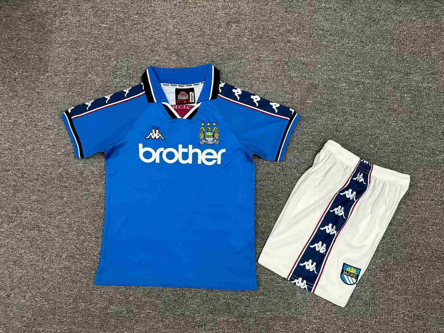 1997-1998  Manchester city home  kids kit 