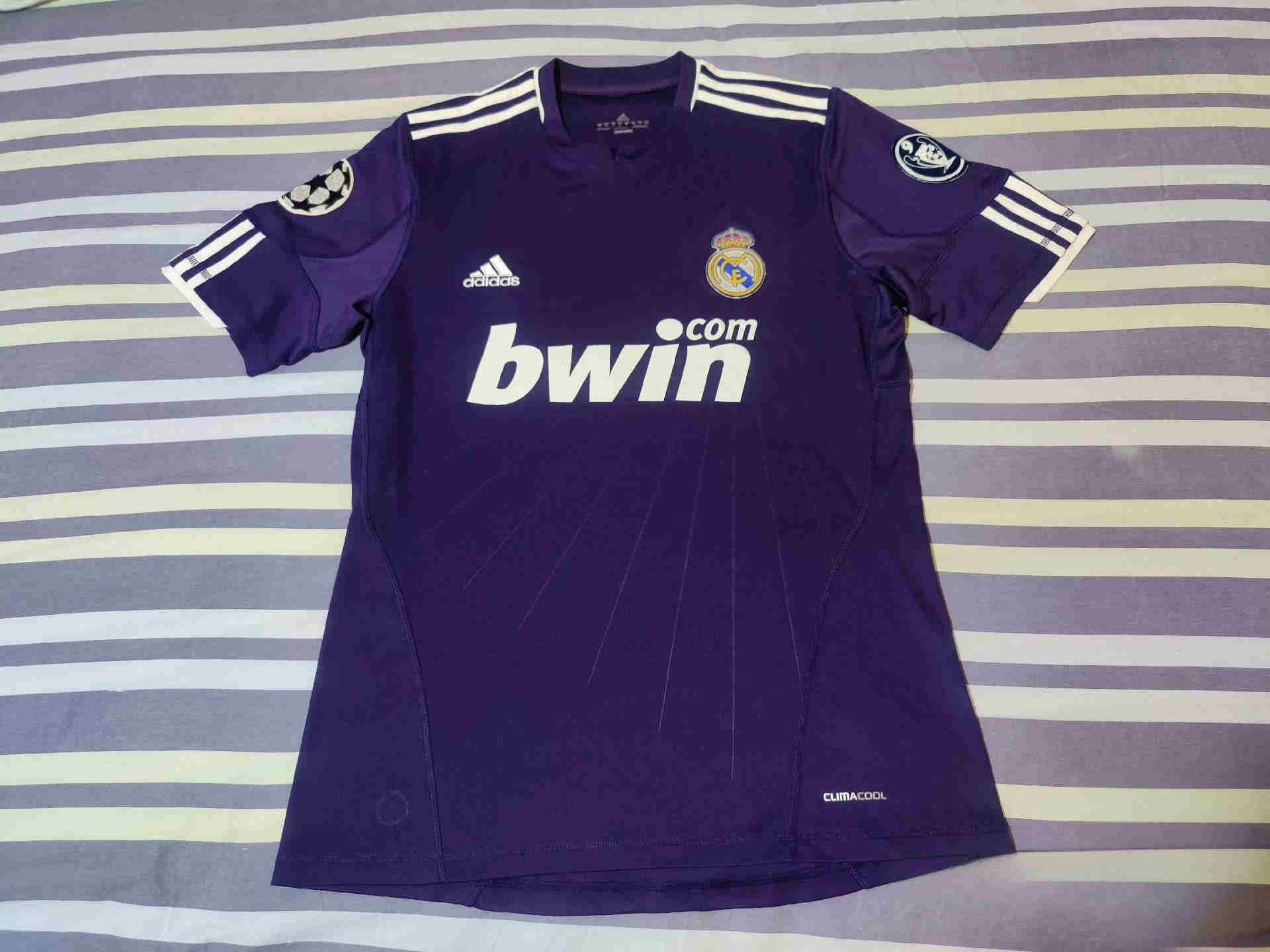 2010-2011Real Madrid away retro