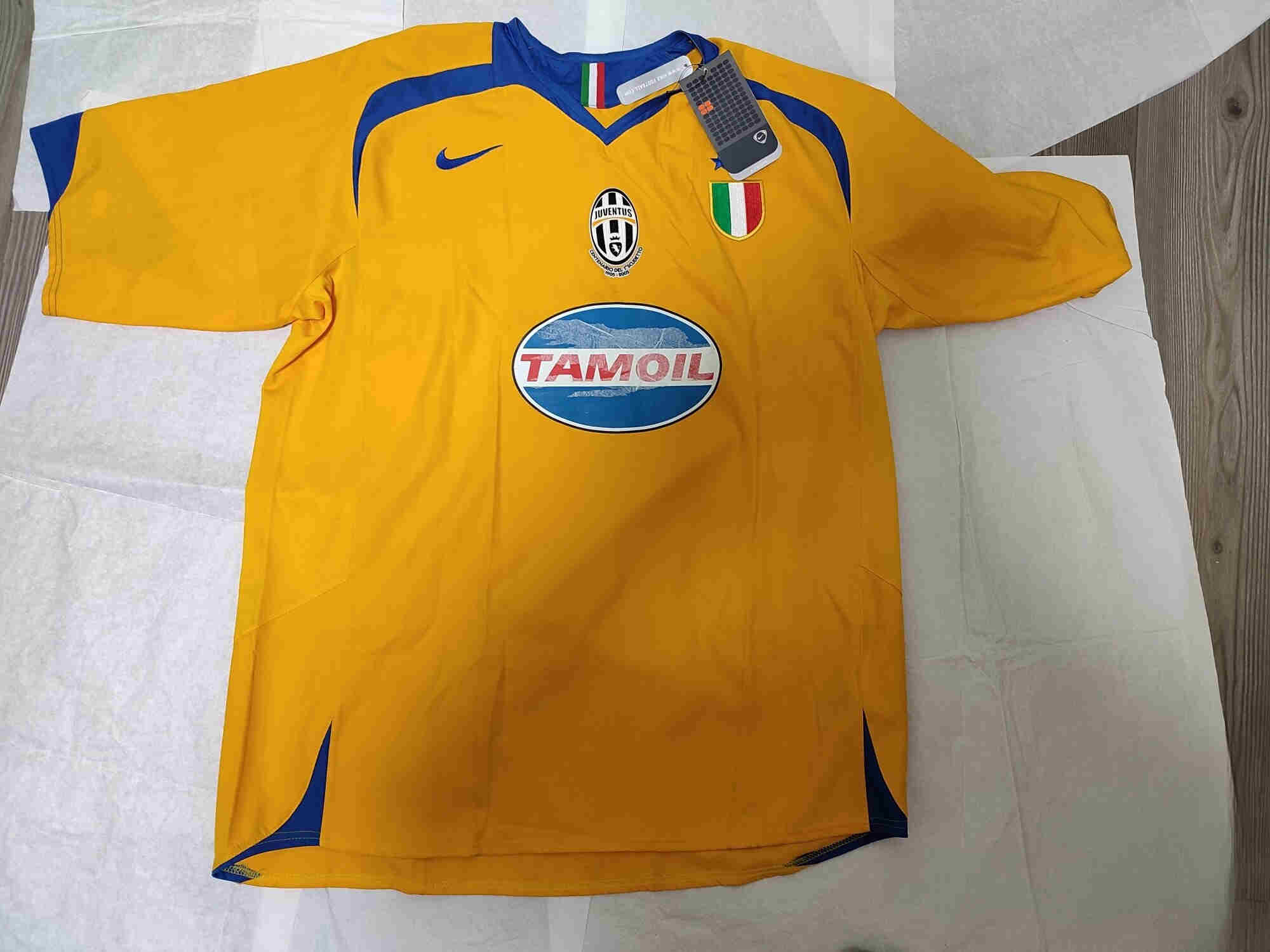 2005 - 2006  Juventus away   Retro jersey