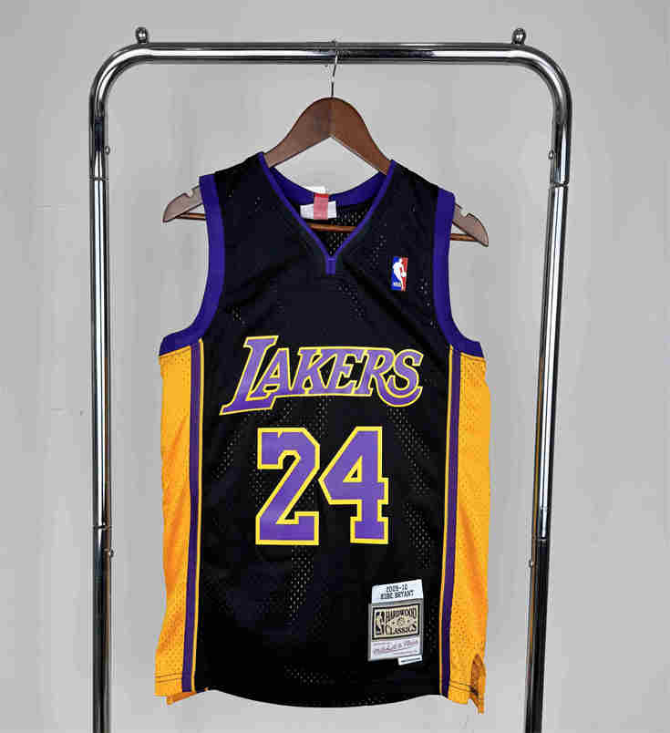  Los Angeles Lakers   NO.24