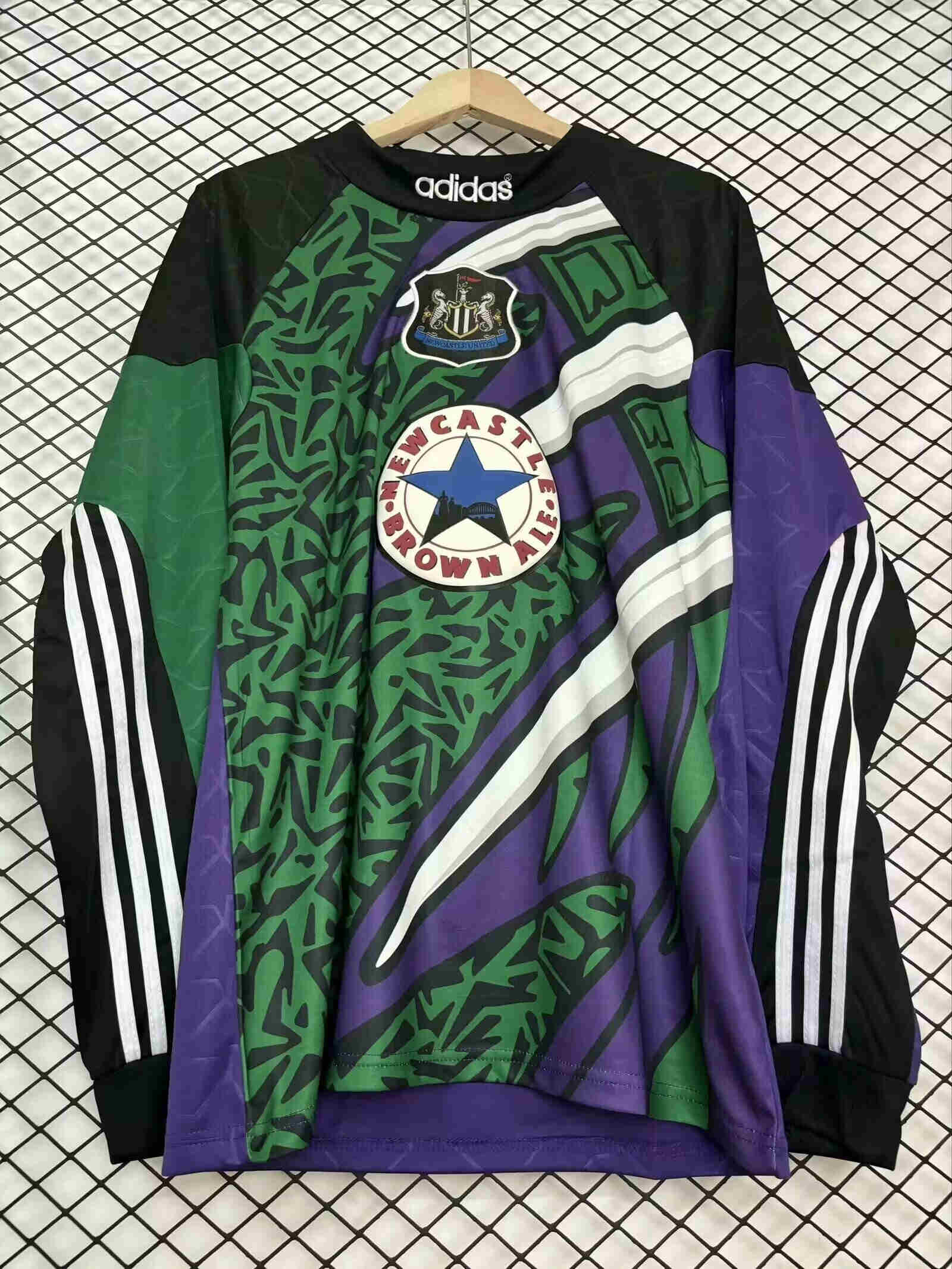 1995-1996  Newcastle   Retro Long sleeved