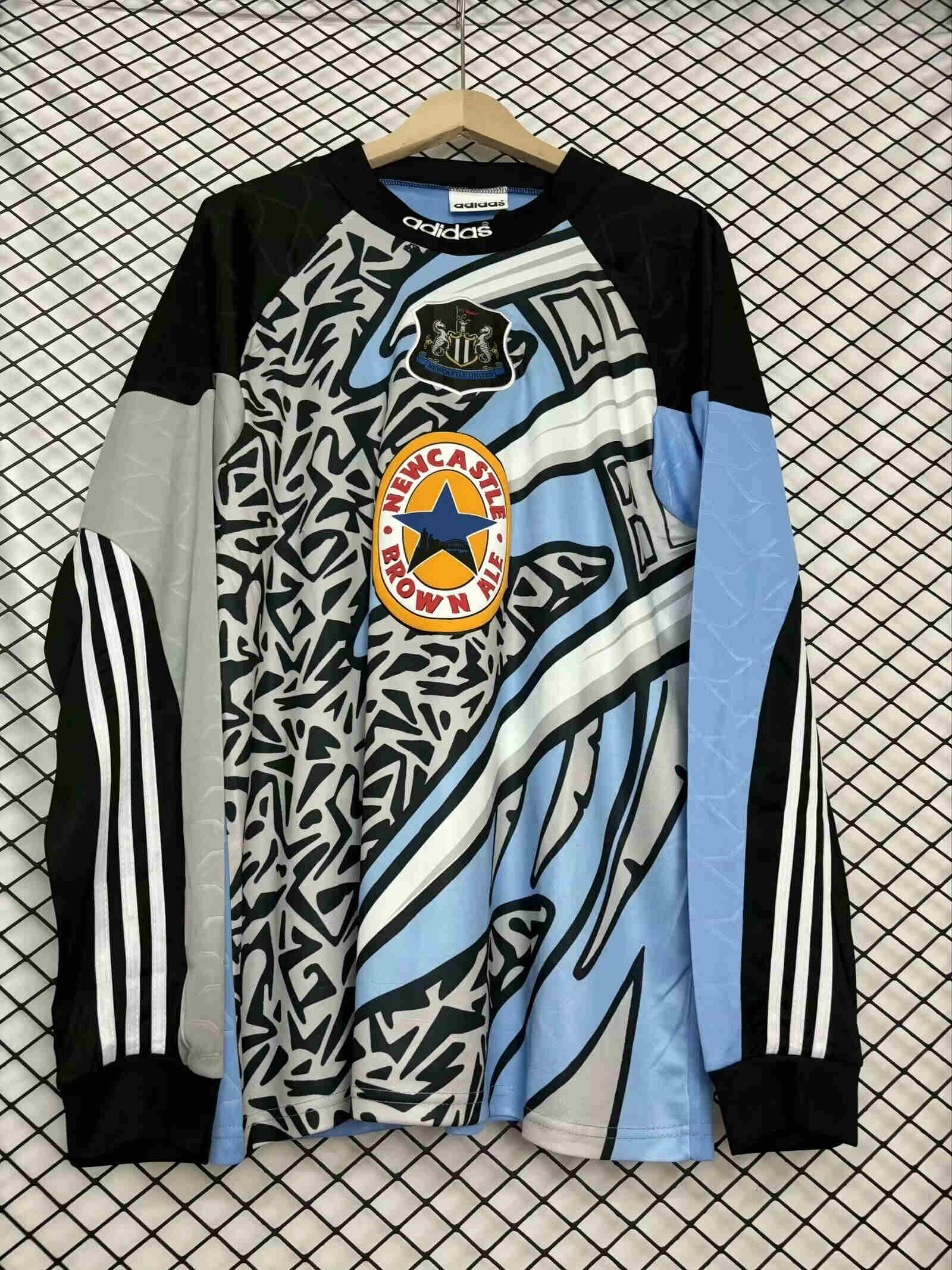 1995-1996  Newcastle   Retro Long sleeved