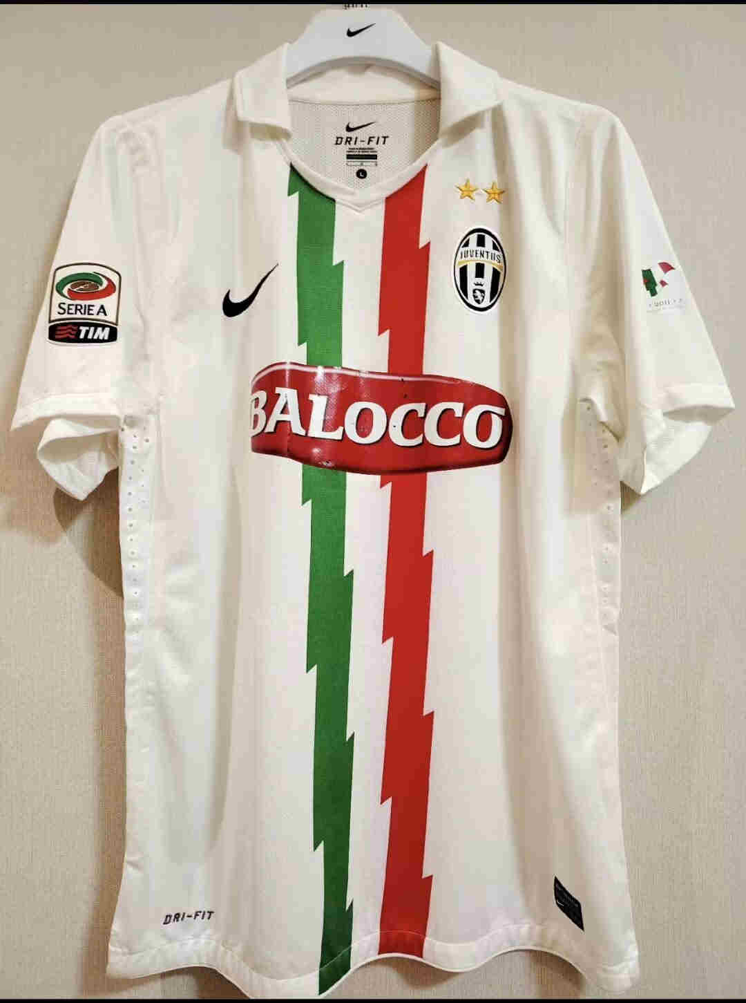 2010 - 2011 Juventus away   Retro