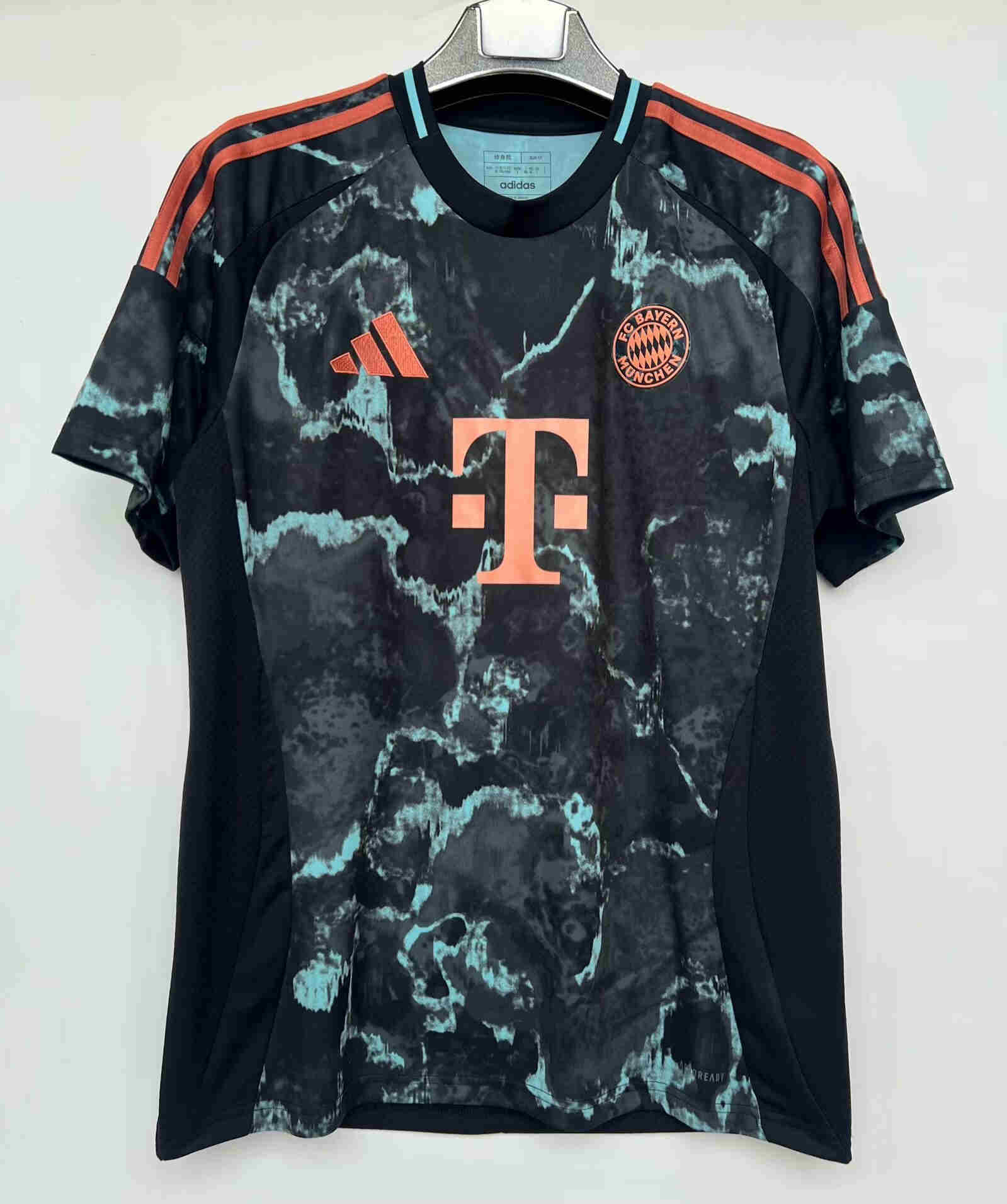 2024-2025 Bayern Munich away